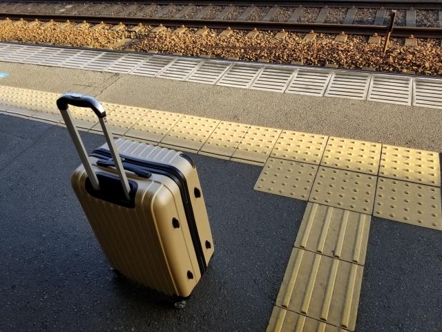 駅のホームで声が聞こえた