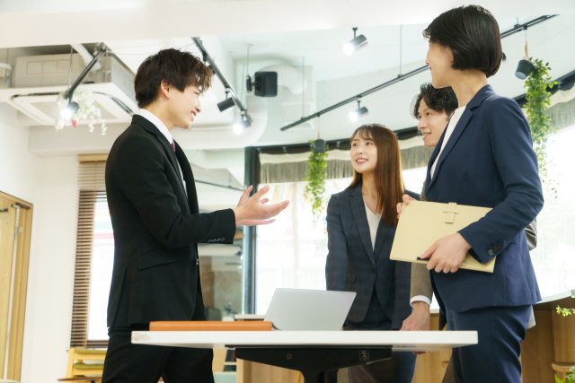 伝え方を実践している男性