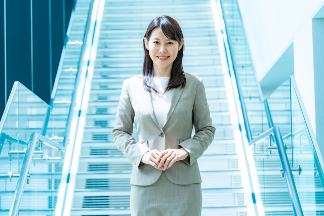 転職エージェントは企業から報酬を得ている