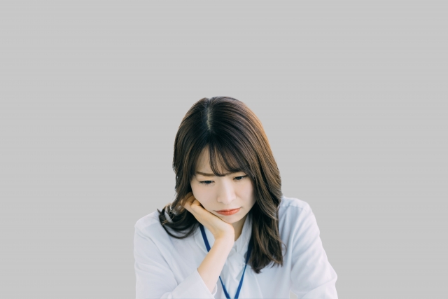 昇進できず焦る女性